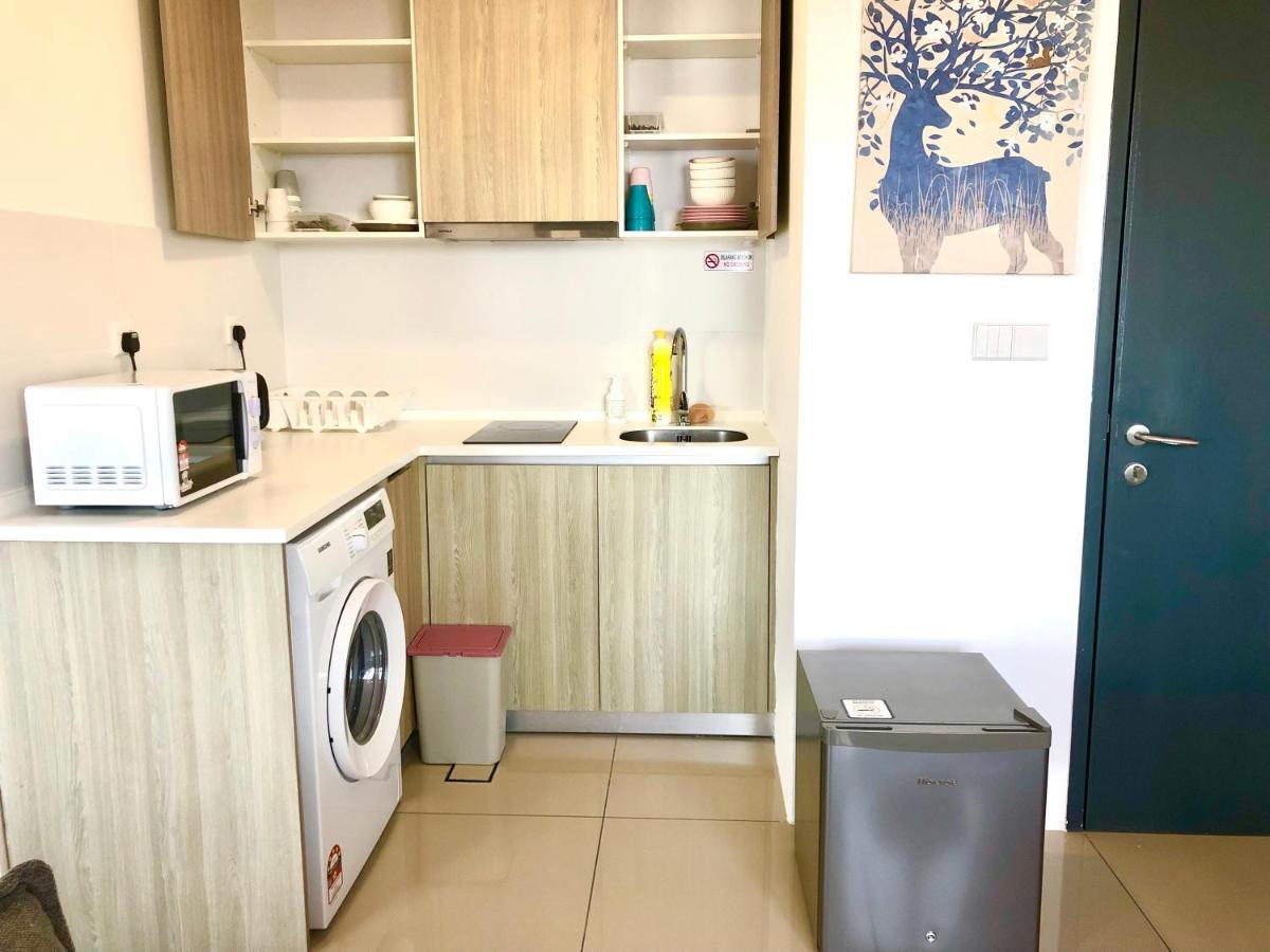 Tropicana 218 Macalister Netflix Unit By Blue Sky Holidays George Town Buitenkant foto
