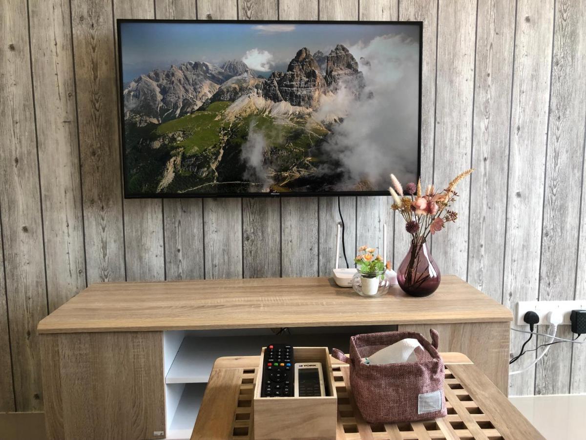 Tropicana 218 Macalister Netflix Unit By Blue Sky Holidays George Town Buitenkant foto
