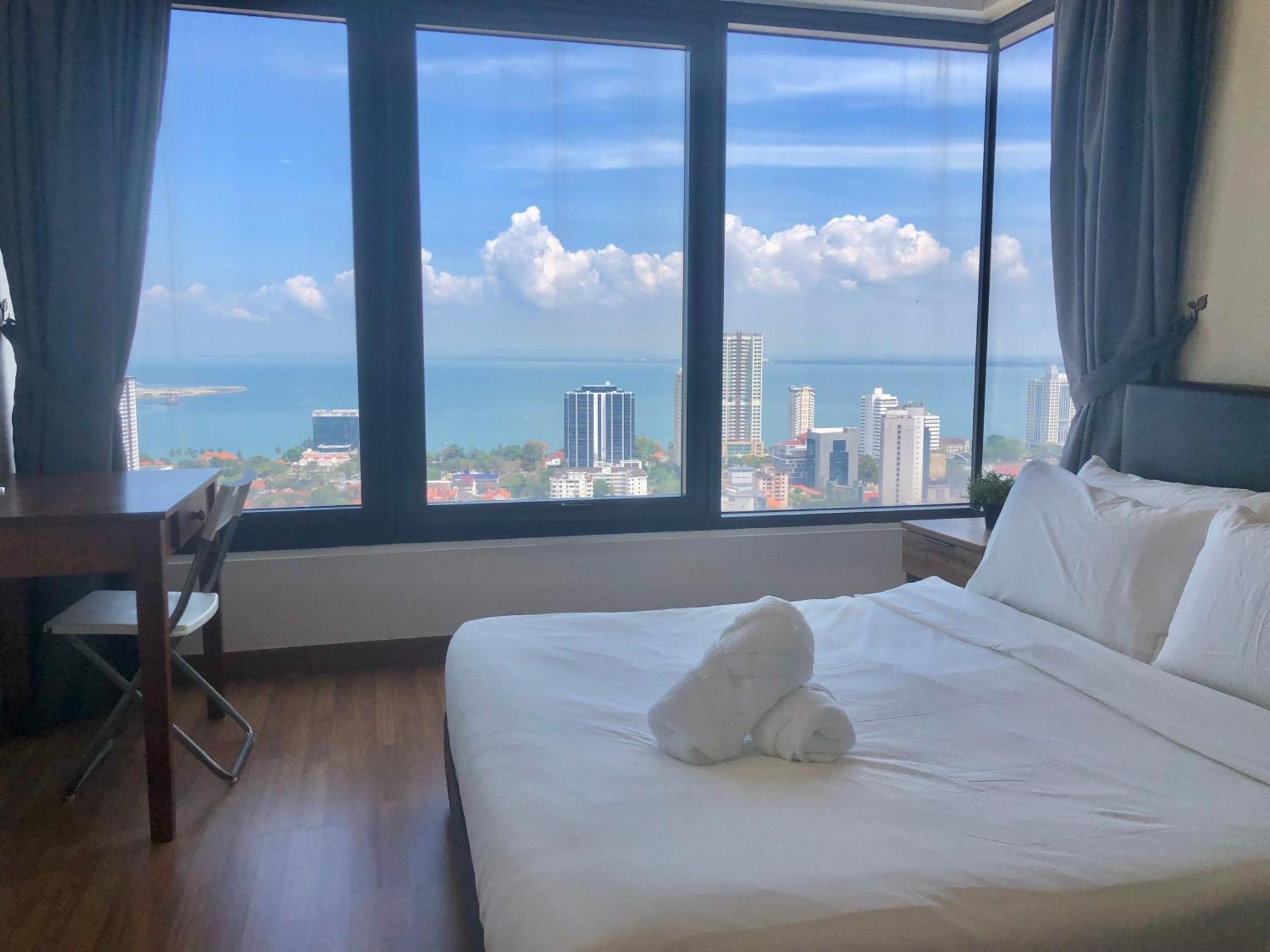 Tropicana 218 Macalister Netflix Unit By Blue Sky Holidays George Town Buitenkant foto