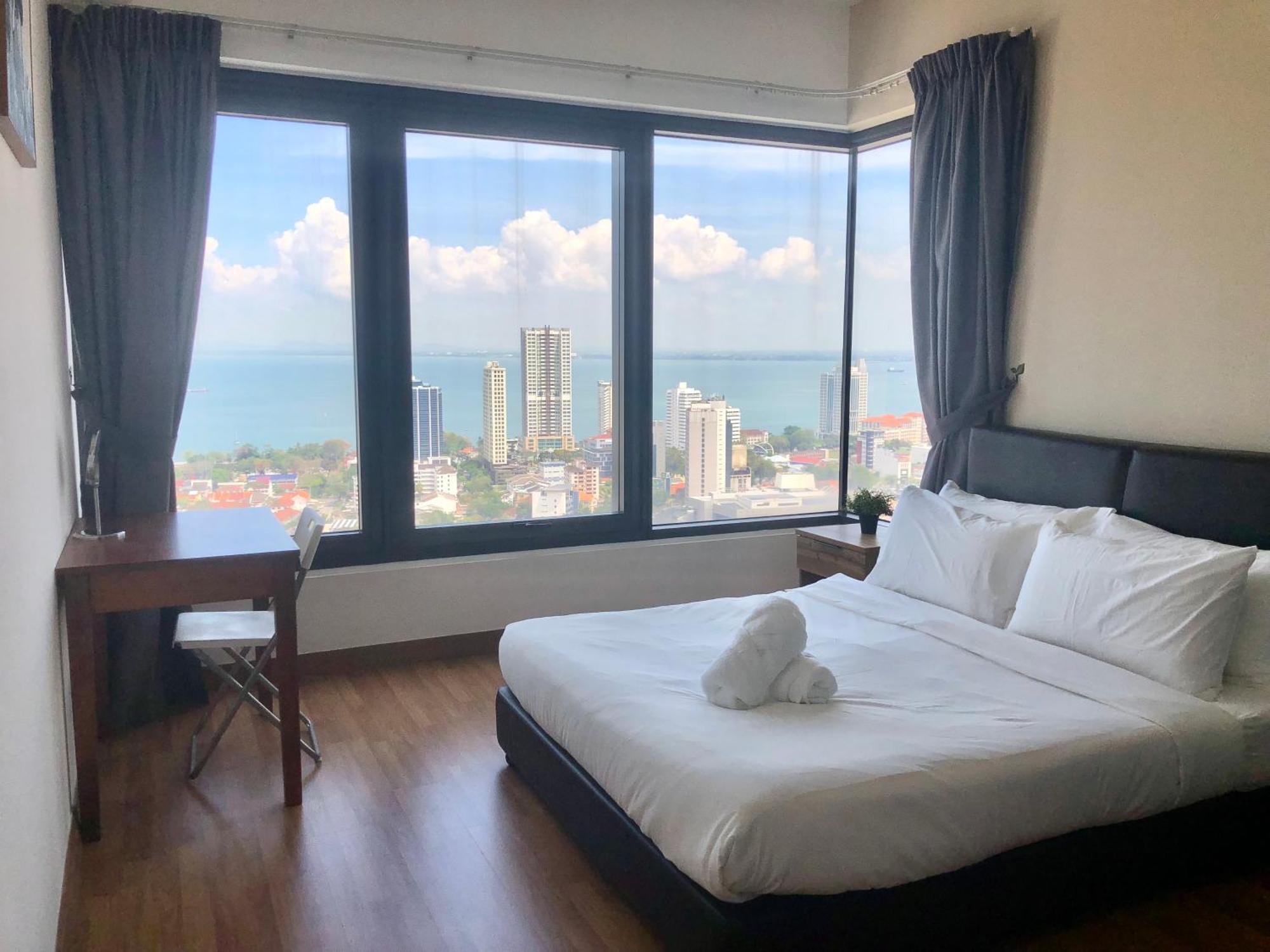 Tropicana 218 Macalister Netflix Unit By Blue Sky Holidays George Town Buitenkant foto