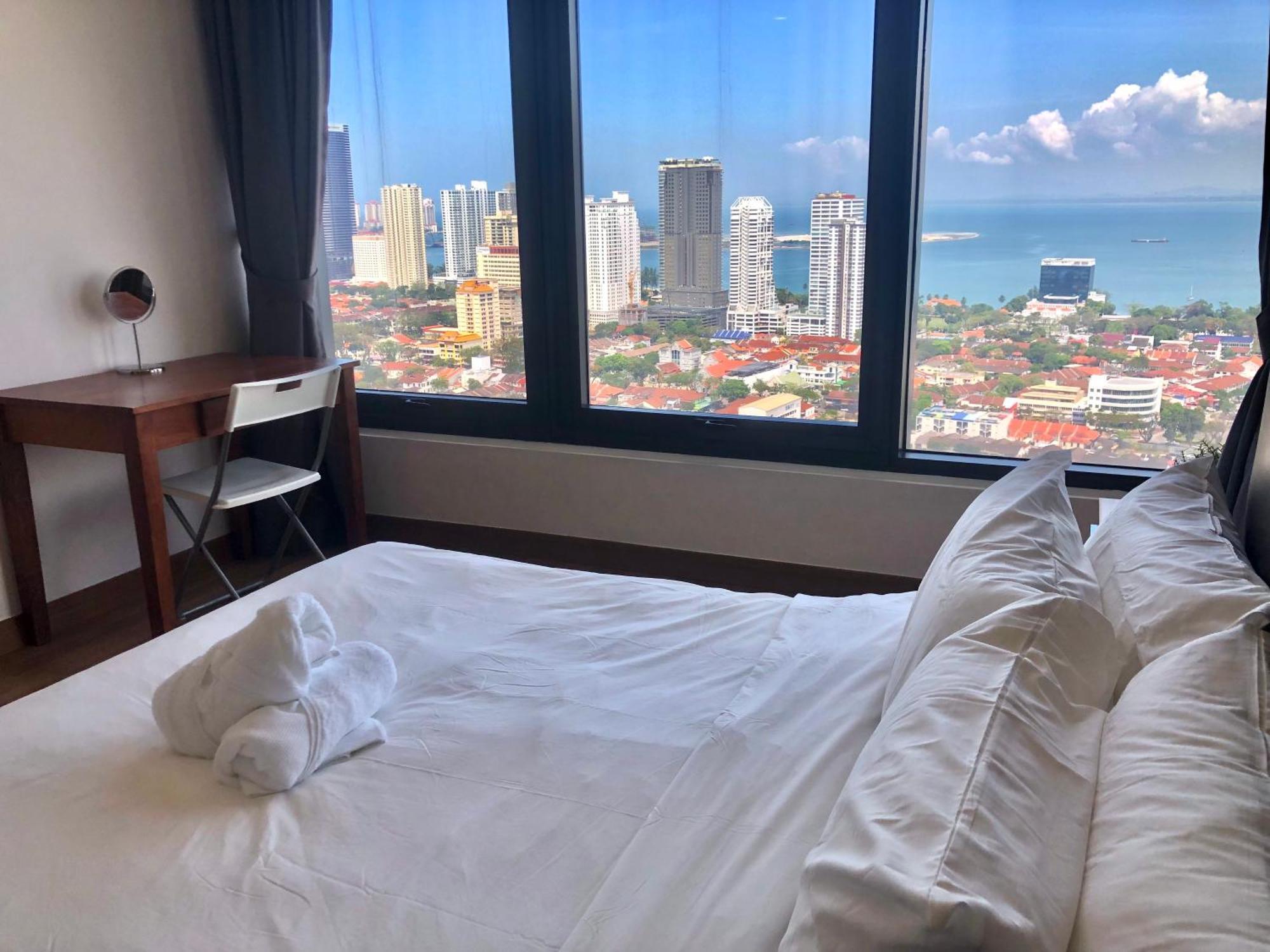 Tropicana 218 Macalister Netflix Unit By Blue Sky Holidays George Town Buitenkant foto